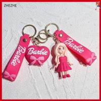 ZHEZHE 2pcs พีวีซีพีวีซี พวงกุญแจตุ๊กตาบาร์บี้ สีแดงกุหลาบแดง จี้ห้อยกระเป๋าเด็กหญิง ตุ๊กตาบาร์บี้รักพวงกุญแจ ล่าสุดล่าสุด สีชมพูอมชมพู จี้ตุ๊กตาบาร์บี้ สาวๆ