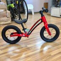 จักรยานขาไถ balance bike ฝึกการทรงตัว PIGEON รุ่น R2 Premium เฟรมอลูมิเนียม เบามาก ลื่นมาก