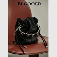 【hot seller】 BEGOOER go wandering chain bucket bag womens fashion niche high-end portable shoulder messenger