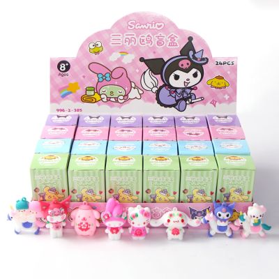 พวงกุญแจ Santio กล่องทึบของเล่นคิตตี้ Cinnamoroll Kuromi 24ชิ้นกล่องจี้พวงกุญแจฟิกเกอร์อนิเมะเมโลดี้สำหรับ Kids Toys ของขวัญ