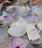 รองเท้าแตะCrocs มาแล้วจ้ารุ่นนี้กำลังฮิตรองเท้าราคาพิเศษ รองเท้ามีคุณภาพดี  นิ่มเบาไม่ลื่นใส่สะอาดเท้าใส่ได้ทั้งหญิงและชาย ใส่เท