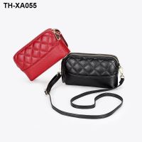 The new soft leather handbag fashion diamond lattice stray baotou layer cowhide one shoulder inclined shoulder bag multilayer Mr Get parcel