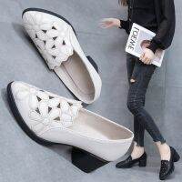 [JXHY] Single shoes Jurchen soft leather hollow breathable embroidery ladies mother shoe thick heel soft sole work shoes