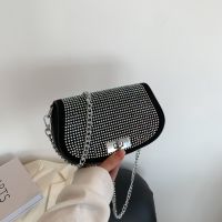 [COD] Textured retro bag womens 2023 spring diamond-studded new trendy simple Messenger fashion casual chain square