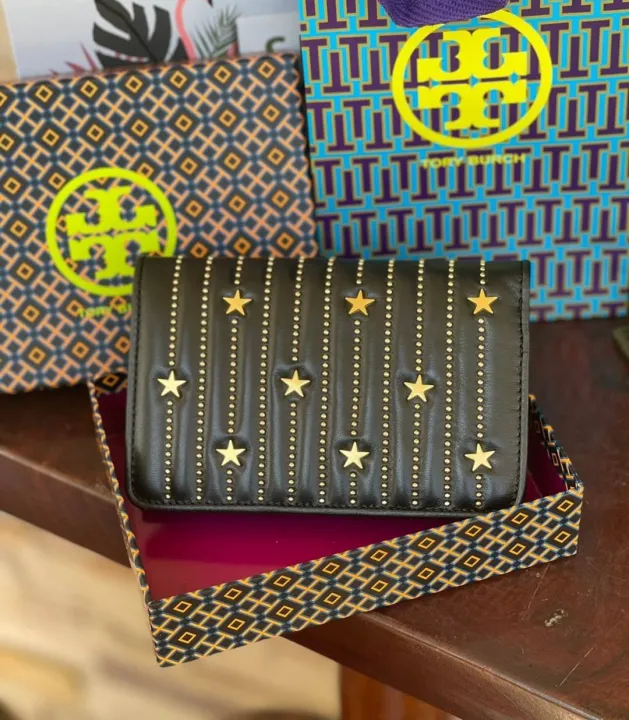 กระเป๋าสตางค์ ของแท้ Tory Burch Fleming Star Stud Medium Wallet  กระเป๋าสตางค์ขนาดกลาง 