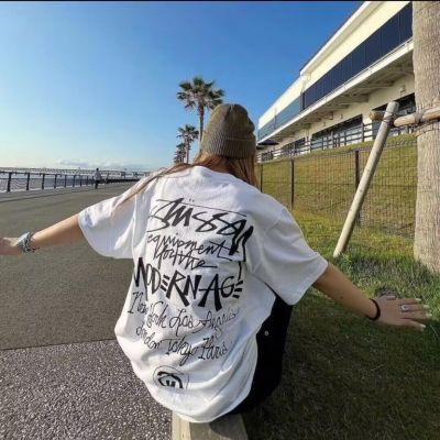 ☎♚Graffiti เสื้อยืดแขนลายสั้นสำหรับผู้ชายและผู้หญิงสมัยปัจจุบัน Stussy แบบเสื้อลายกราฟฟิตีทันสมัย