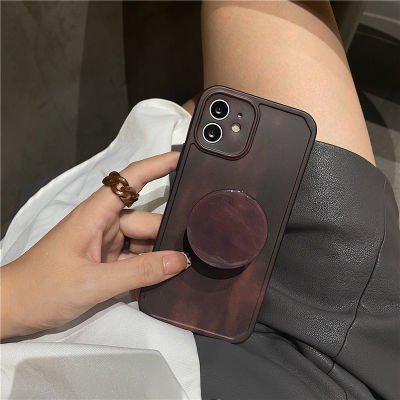 เคส Mocha Vintage สำหรับ iPhone 12 เคสโทรศัพท์ซิลิโคนแฟชั่นสำหรับ iPhone11ProMax เคสโทรศัพท์ Stereo Round Stand สำหรับ iPhone Xs / XR เคสโทรศัพท์แฟชั่นที่เรียบง่ายสำหรับ iPhone13 เคสโทรศัพท์สไตล์ธุรกิจต่ำสำหรับ iPhone 7 / 8Plus