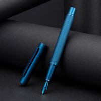 ปากกาหมึกซึมโลหะลายป่าสีน้ำเงินเข้ม Hongdian ปลายปากกาสีฟ้า /F/ โค้งงอพื้นผิวต้นไม้ที่สวยงามเครื่องเขียนอย่างดีปากกาด้ามไม้ธุรกิจ