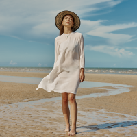 SCARLETT MIDI BEACH DRESS - ชุดคลุมตัวสั้น ผ่าหลัง ผ้าซิลค์ชีฟอง สีขาว จัดส่งฟรี