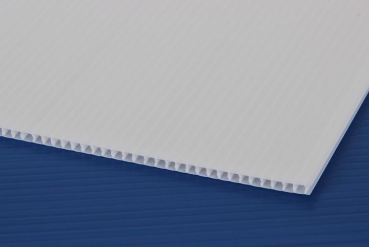 pgแผ่นพลาสติกลูกฟูก-ฟิวเจอร์บอร์ด-pp-board-ขาว3x65x80แพ็ค30แผ่น