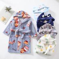 Flannel Thicken Lovely Baby Girls Cartoon Hooded Bathrobe Child Toddler Bathing Towel Robe Cute Winter Baby Clothing Sleepwear