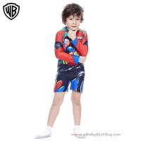 Swimming Suit for Boy Batman+Superman ชุดว่ายน้ำเด็กผู้ชาย สีแดง บอดี้สูทเสื้อแขนยาวกางเกงขาสั้น พร้อมหมวกว่ายน้ำและถุงผ้า ลิขสิทธิ์แท้