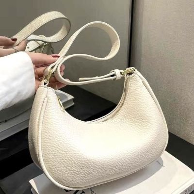 MLBˉ Official NY High-end texture small bag women new niche all-match Messenger bag popular explosive style one shoulder armpit dumpling bag