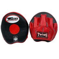 Twins Special mini Focus mitts punching PML-13 Black Red Genuine Leather for Trainer Muay Thai MMA K1 เป้ามือทวินส์ สเปเชี่ยล ทรงโค้งเล็ก สีดำ แดง สำหรับเทรนเนอร์ ฝึกซ้อม