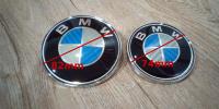 เช็ต2ชิ้น ชุดตราสัญลักษณ์ สำหรับ BMW คาร์บอนน้ำเงินขาว ; หน้าและหลัง ; 82+74mm / E46;E90;E91;F22;F23;F30;F31;F32;F33;F35;F36;F40;F45;F46;F80;F83;F87;F90;G20;G21;G28;G30;G31;G32;G38 ตราสัญลักษณ์ฝากระโปรงรถ ; ป้ายท้ายรถ