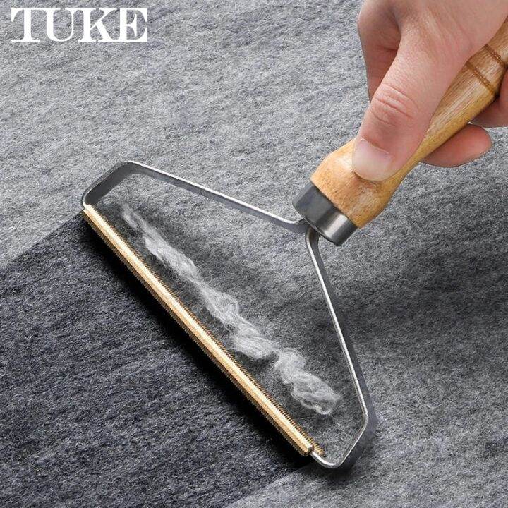 TUKE Portable Manual Hair Scraper Wool Coat Shaver Brush Tool