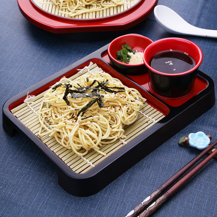 ญี่ปุ่นจานก๋วยเตี๋ยวเย็นอาหาร-udon-buckwheat-ก๋วยเตี๋ยวจานซูชิ-roller-mat-เครื่องมือเสิร์ฟถาดอาหารบนโต๊ะอาหาร