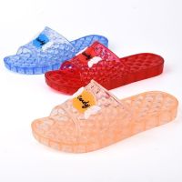 รองเท้าแตะสำหรับสุภาพสตรี Summer woman home plastic soft bottom PVC transparent crystal big yards cool slippers not smelly feet