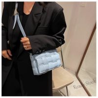 【Ready Stock】 ✴□ C23 Women Bag 2020 Popular New Trendy Woven Messenger Bag Fashion Shoulder Bag