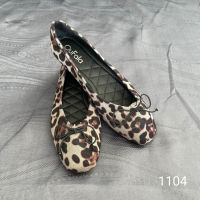 ClothShopNow SALEราคา99บาท!! รองเท้าคัชชูแฟชั่น รองเท้าคัชชูผู้หญิง ลายเสือ พื้นด้านในนุ่มไม่อับชื้น พื้นรองเท้าแข็งแรง #1104