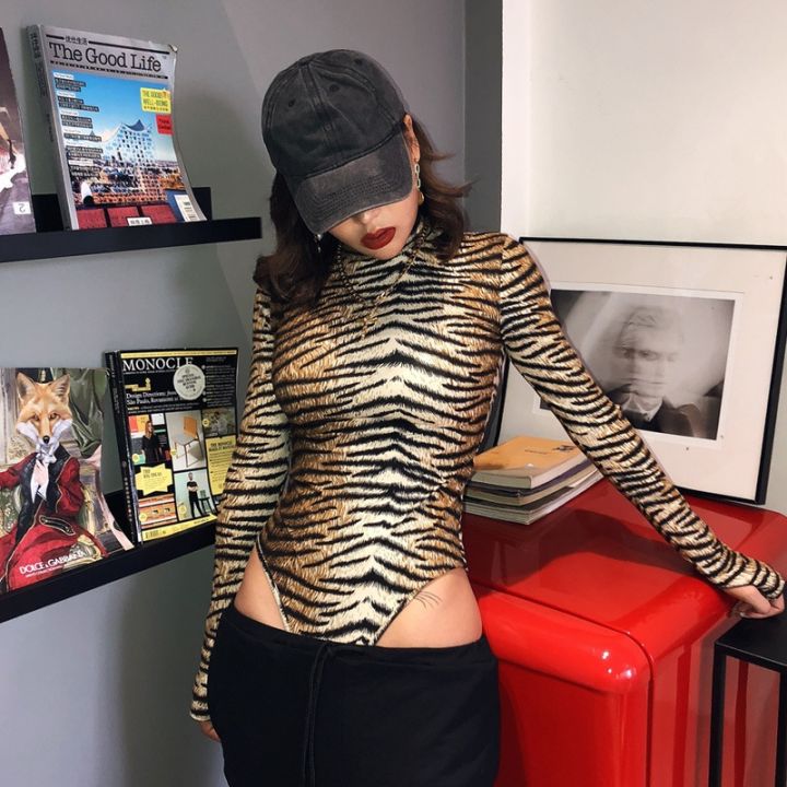 dress-turtleneck-leopard-print
