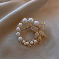 ไข่มุก Rhinestone พวงหรีดผีเสื้อเข็มกลัดสำหรับผู้หญิง Baroque Trendy Elegant Circle เข็มกลัด Pins Party งานแต่งงาน Gifts