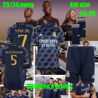 เสื้อยืดกีฬาเสื้อเจอร์ซีย์เตะฟุตบอล BELLINGHAM VINI Jr. เสื้อเจอร์ซีย์เตะฟุตบอล S 23-24เรอัลมาดริด (มีถุงเท้า) 2023/2024 VALVERDE MODRIC RODRYGO เสื้อแข่งฟุตบอล