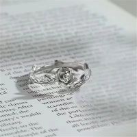 [In stock] แหวนคู่หนามโรสคู่แหวนคู่คู่ดีไซน์หวานเฉพาะสำหรับแฟนชายและหญิงของขวัญวันวาเลนไทน์จีน