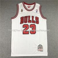 ❂ 1995-96 NBA͛ Champion MenMitchell Ness Chicago Bulls 23 Michael AJ Jersey White Basketball Jerseys