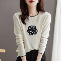 Spot 2023 New Essence Wool Woman Loose Round Collar Short Camellia Thin Knit Sweaters Bottom