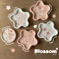 [ Tilengle ] ถาดปูนดอกไม้ Blossom - coaster/tray, ที่รอง, ถาดใส่เครื่องประดับ ขนาดวงกลมเส้นผ่านศูนย์กลาง 7 cm. และ 9 cm.