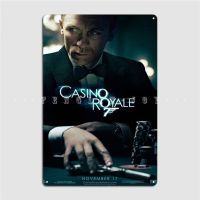 โปสเตอร์ Casino Royale แผ่นโลหะเจมส์บอนด์แบบย้อนยุคโปสเตอร์ภาพยนตร์แผ่นโลหะประดับผนังห้องนั่งเล่นบ้านป้ายดีบุก