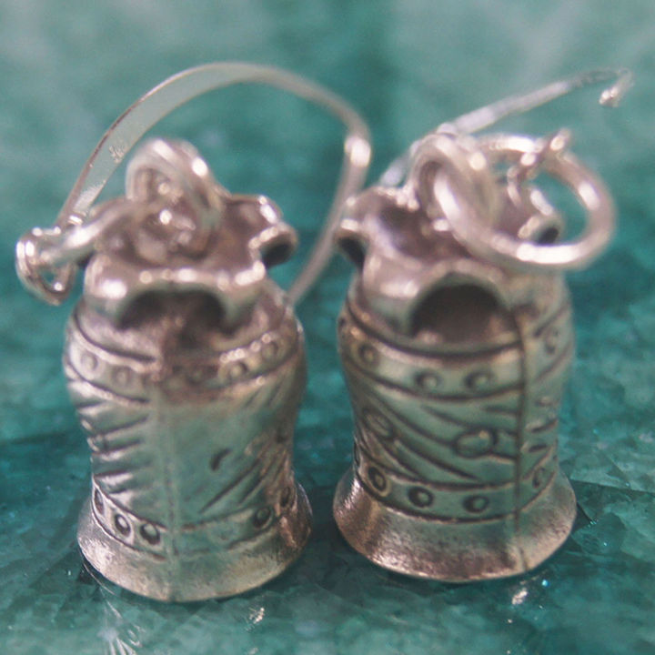 exotic-earrings-pure-silver-thai-karen-hill-tribe-กลมกลมสวยงามไทยตำหูเงินกระเหรี่ยงทำจากมือชาวเขางานฝีมือสวยของฝากที่มีคุณค่าของฝากถูกใจ-มีคุณค่า