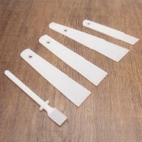 5pcs/Set Leather Scraper Gumming Board DIY Handmade Leather Tools Plastic PP Practical Gluing Leather Accessories 15/20/30/40mm Shoes Accessories