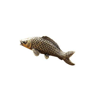 รูปปั้นทองเหลืองแกะสลักด้วยมือรูปปลาเล็กละเอียดอ่อนสำหรับคนรักปลาและผู้ที่ชื่นชอบสัตว์น้ำ