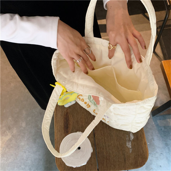 tote-bag-students-in-class-simple-hot-flower-design-tulip-handheld