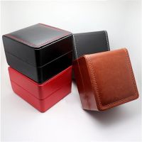 กล่องเก็บนาฬิกาข้อมือเรือน ด้านในบุกำมะหยี่ กล่องใส่นาฬิกา watch box