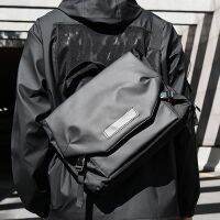 ❦Arcteryx ญี่ปุ่นกระเป๋าเอียงผู้ชายกระเป๋าสะพายที่เดินทางมาพักผ่อนแฟชั่นขี่กระเป๋า Messenger บุคลิกภาพโจ๊กกระเป๋าเป้สะพายหลังกระเป๋าผู้ชาย