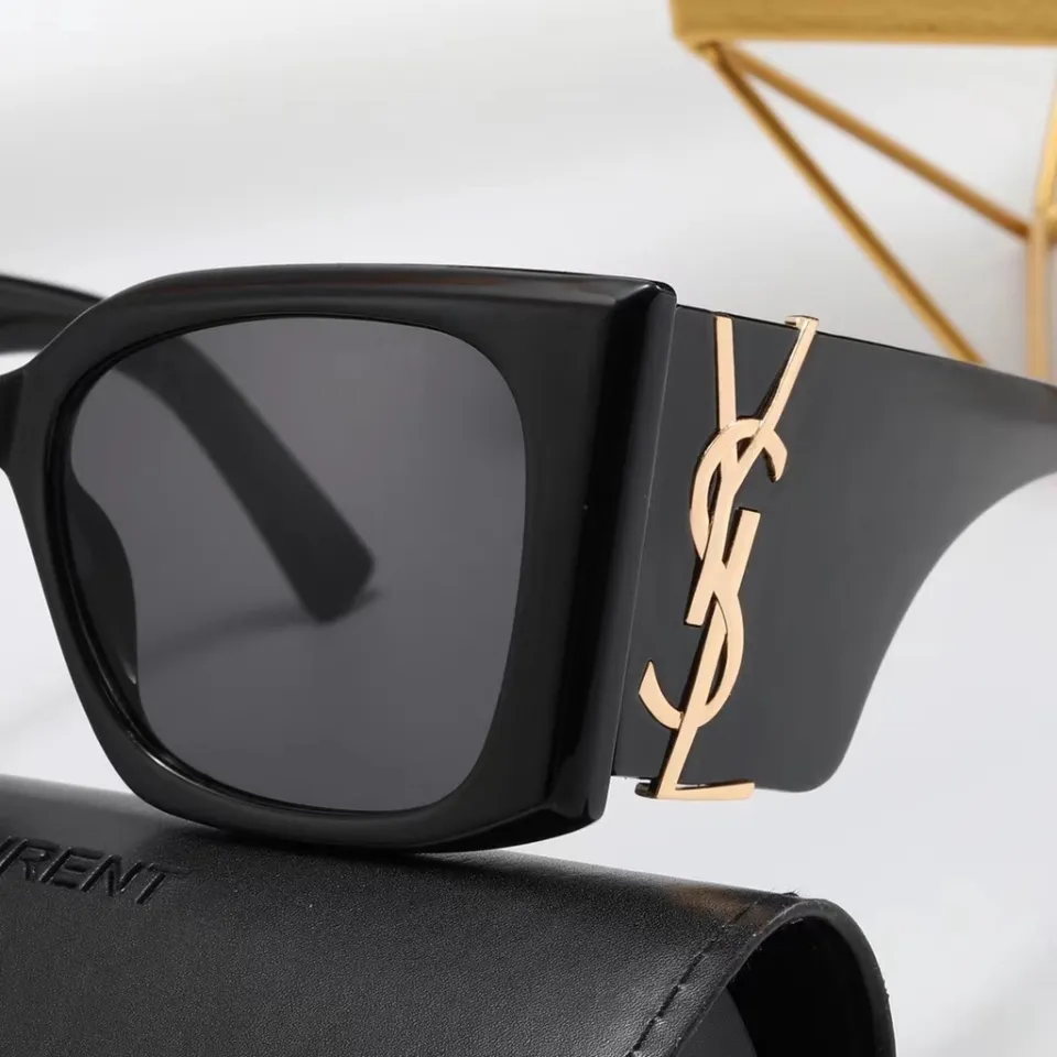 Louis Vuitton® LV Star Cat Eye Sunglasses Black. Size U in 2023