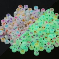 COD SDGREYRTYT 100pcs Luminous Acrylic Letter Beads Alphabet Heart Spacer Loose Beads for Bracelet Making Jewelry DIY Glow In The Dark
