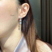 Clara earrings. (ต่างหูทรงระย้างานชุบทองคำขาว เพชร CZ)