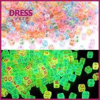 PETI DRESS สี่เหลี่ยมสี่เหลี่ยม ลูกปัดตัวอักษรตัวอักษร สีสันสดใส 8mm คะ ลูกปัดโพนี่ ของขวัญสำหรับเด็ก เรืองแสงในที่มืด การทำเครื่องประดับ