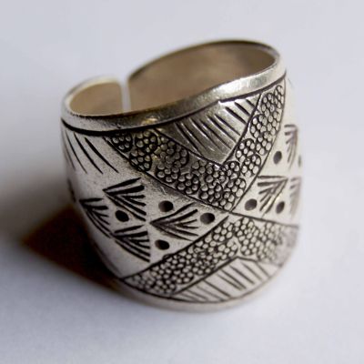Valuable gifts for loved ones beauty  ring pure silver Thai Karen hill tribe silver handmade Size 6 and 7 Asjustable ของขวัญล้ำค่าให้คนที่รัก แหวนเงินแท้ เงินแท้ ชาวเขาเผ่ากะเหรี่ยง เบอร์ 6 และ 7 ปรับขนาดได้