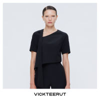 VICKTEERUT (ราคาปกติ 8,250-.)  Re-Edition Short Sleeve Blouse with Asymmetrical Neckline เสื้อแขนสั้น คออสมมาตร