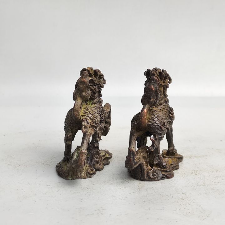 2แพ็คขนาดเล็กโลหะมังกรรูปปั้นไดโนเสาร์ประติมากรรมบรอนซ์ยูนิคอร์นฮวงจุ้ยเครื่องประดับสัตว์สวนตกแต่งบ้าน-figurines