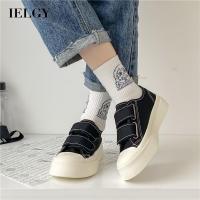 IELGY Velcro รองเท้าผ้าใบผู้หญิงนิ้วเท้าทรงกลมพื้นหนา Ins อินเทรนด์รองเท้าสีขาวลำลองเกาหลี