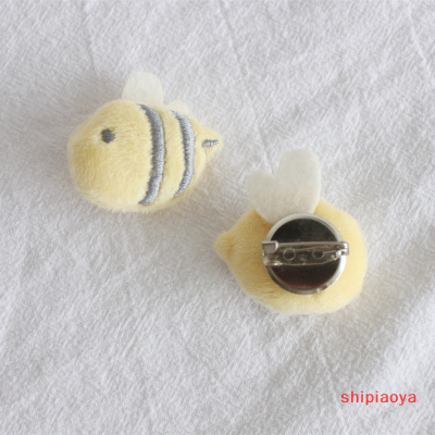 Shipiaoya เข็มกลัดปลาและผึ้งขนาดเล็กลายเข็มกลัดตัวการ์ตูนน่ารักอุปกรณ์ประดับตกแต่งติดเสื้อสเวตเตอร์