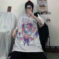 【S-8XL ญี่ปุ่นชายและหญิงคู่เวอร์ชั่นเกาหลี ins ฮาราจูกุเสื้อสีดำเข้มอะนิเมะหลวมสุทธิสีแดงสุดร้อนเสื้อยืดสีดำน้ำ