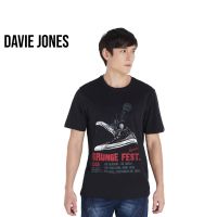 prevalent DAVIE JONES เสื้อยืดพิมพ์ลาย สีดำ ทรง Regular Fit Graphic Print T-Shirt in black เสื้อยืดแขนสั้นสำหรับผู้ชายและผู้หญิง