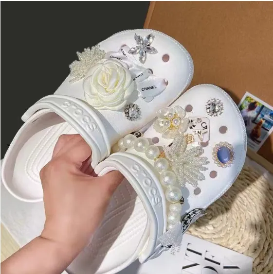 Trendy Fashion Diamond jibbitz crocs women's shoe decoration JIBBITZ ONLY  CROCS NOT INCLUDED | Lazada PH